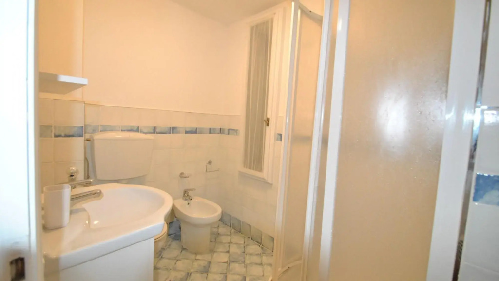 C.I.R. N. 049017LTN0011 - In vacation residence -30 mt from the sea, apartment on 2 levels, for 5 pe-FREZZINI La Perla