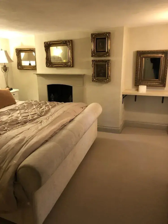 Impeccable 3-bed 17th Century Luxury Cottage