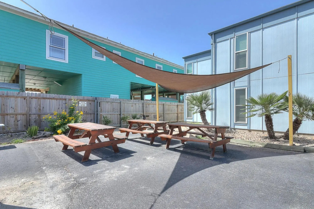 Mustang Bungalow 4MI