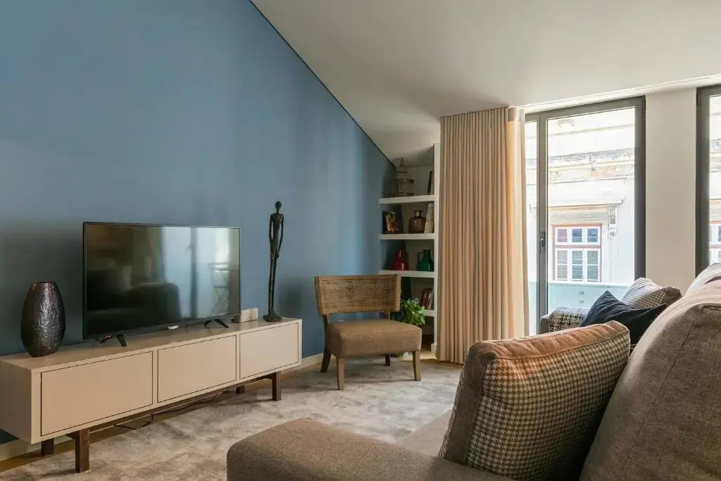 Very central and cool 2 bed apartment with balcony & parking 77 by Lisbonne Collection