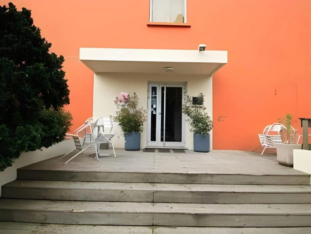 Adonis Lyon Est Hôtel Artys