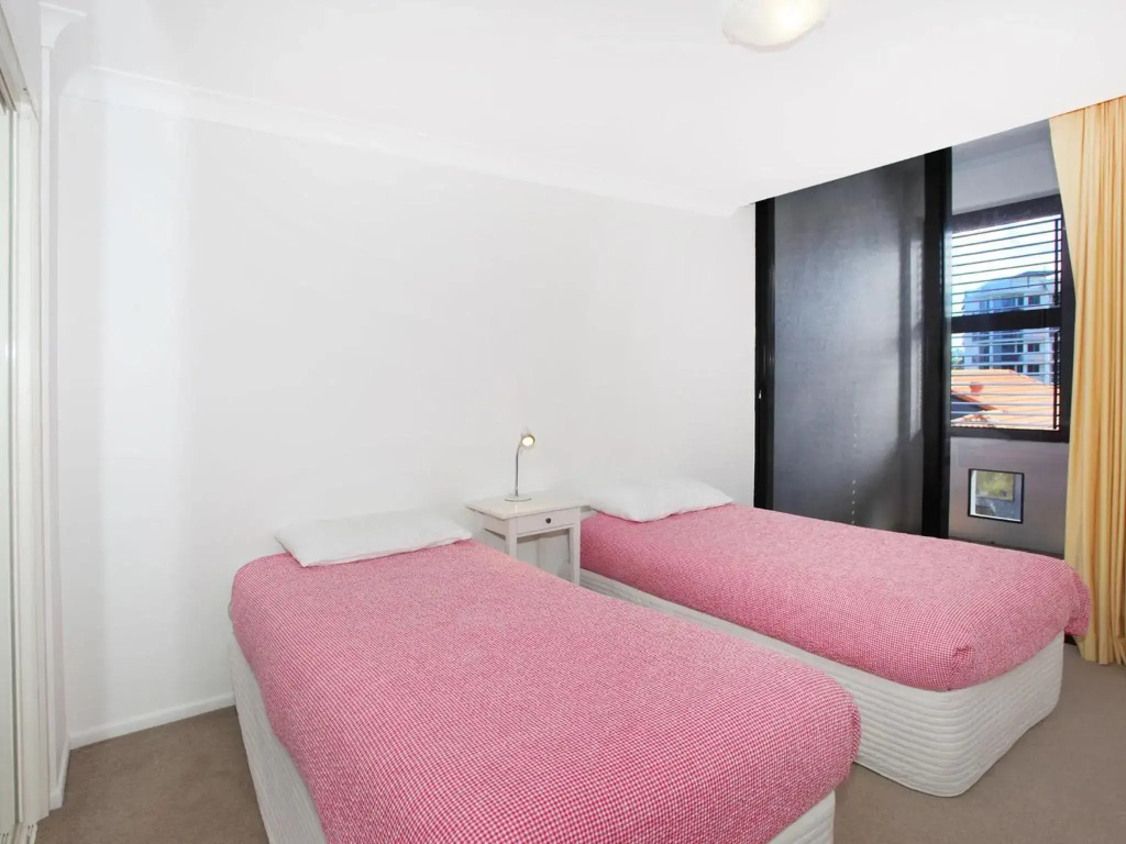 Kirribilli 13 - Two Bedroom Apartment with River View!