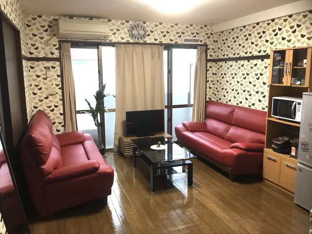 KY Apartment Tsubokawa Naha