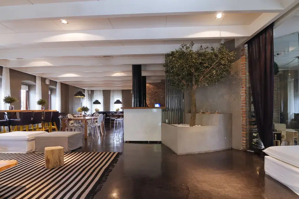 Life Gallery Hotel & Spa