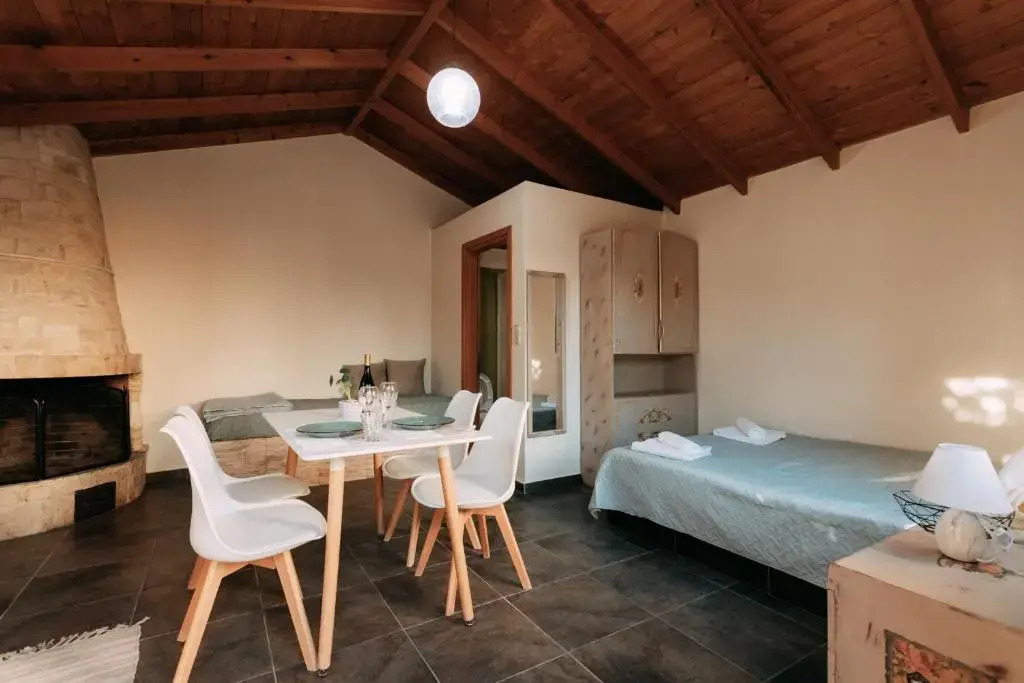 Elenis Spiti