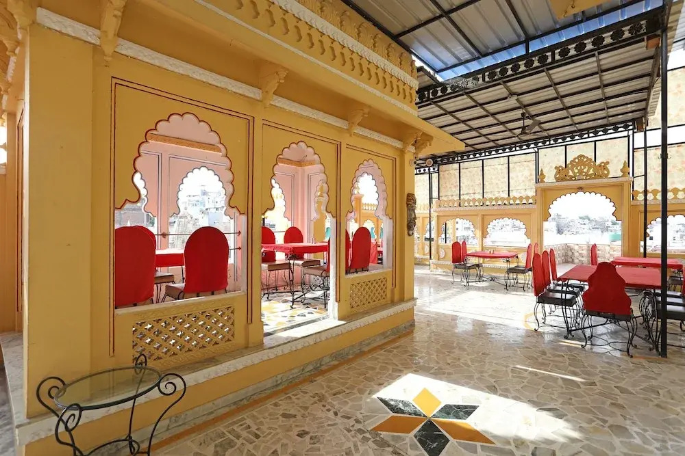 OYO 3942 Hotel Baba Palace