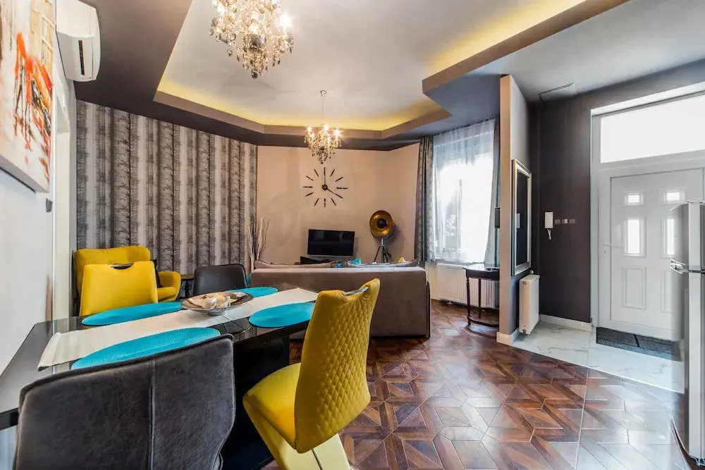 A43 Apartment