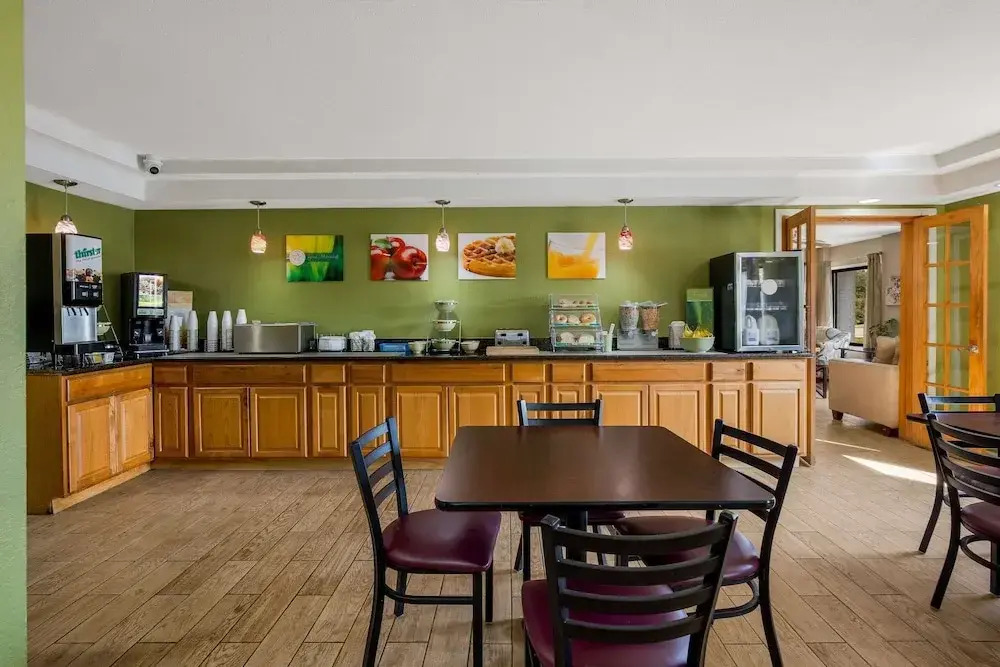 Ashland Inn & Suites