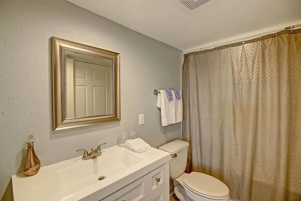 Salty Days Getaway 1 Bedroom Condo by Redawning
