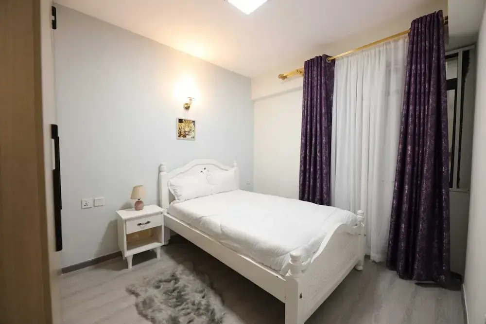 Lux Suites Sandalwood  Apartments