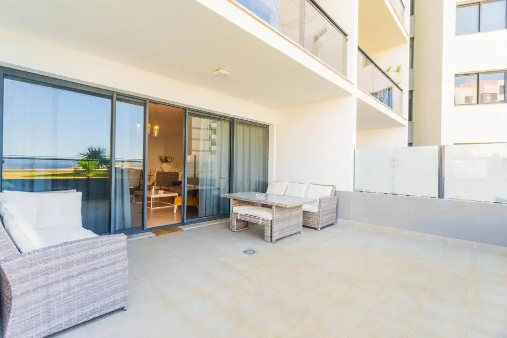 5 bedrooms in Privileged area with Ocean View