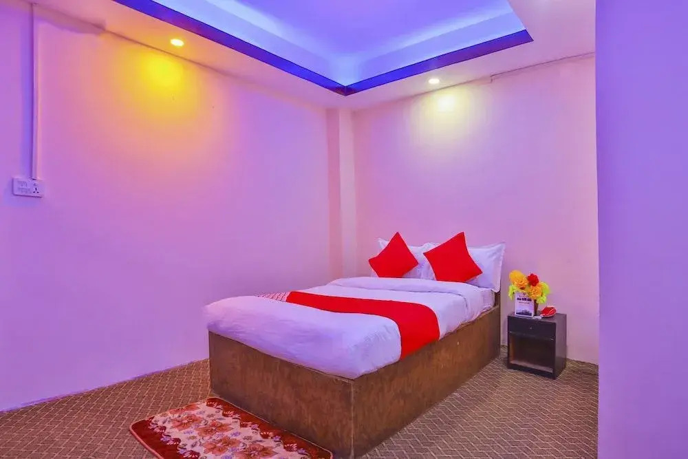 OYO 656 Hotel Shree Guru