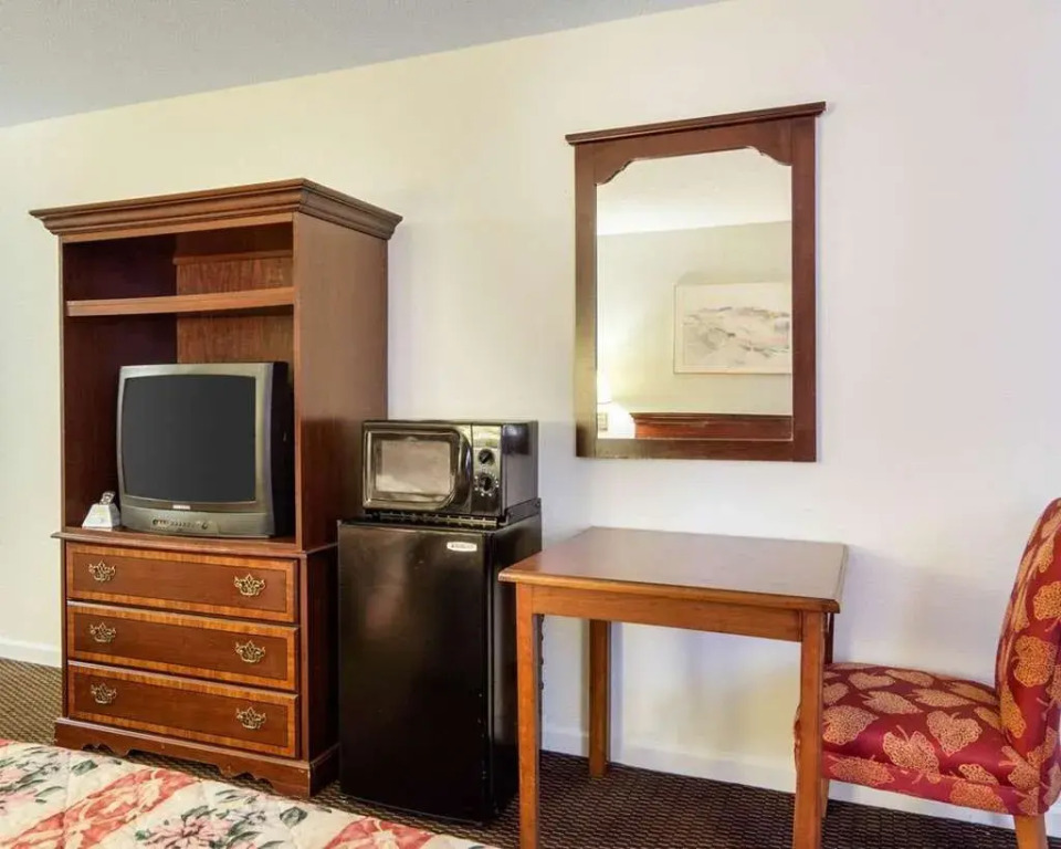 Rodeway Inn Emporia Inn
