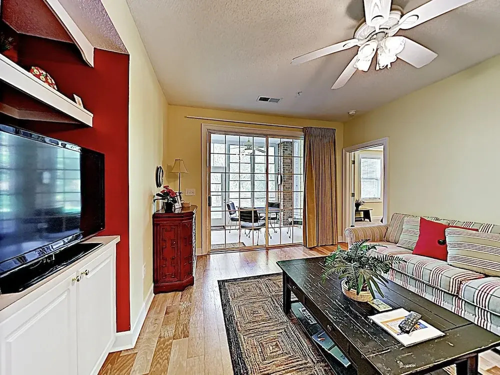 Exclusive Greenbriar W/ Golf & Beach Shuttle 2 Bedroom Condo