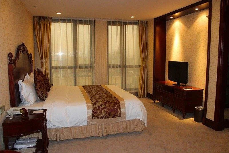 Yifeng Harbour Hotel