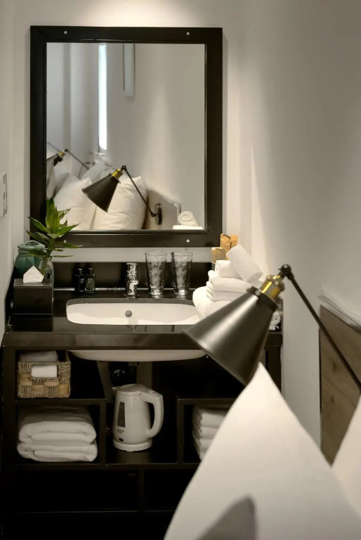 C Central Hotel- Đề Thám Bùi Viện Walking Street