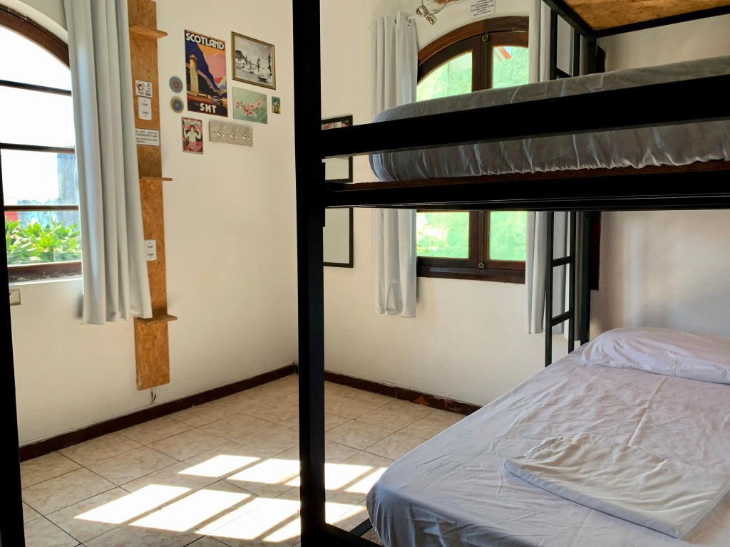 A Coroa Hostel & Pousada