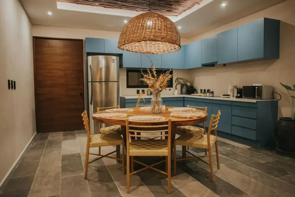 Stylish 2 Level 3 BR Penthouse Stunning Design Private Pool Sun Deck Best Wifi