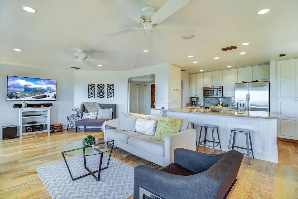 New Listing! Beachfront Gem W/ Wraparound Balcony 3 Bedroom Townhouse