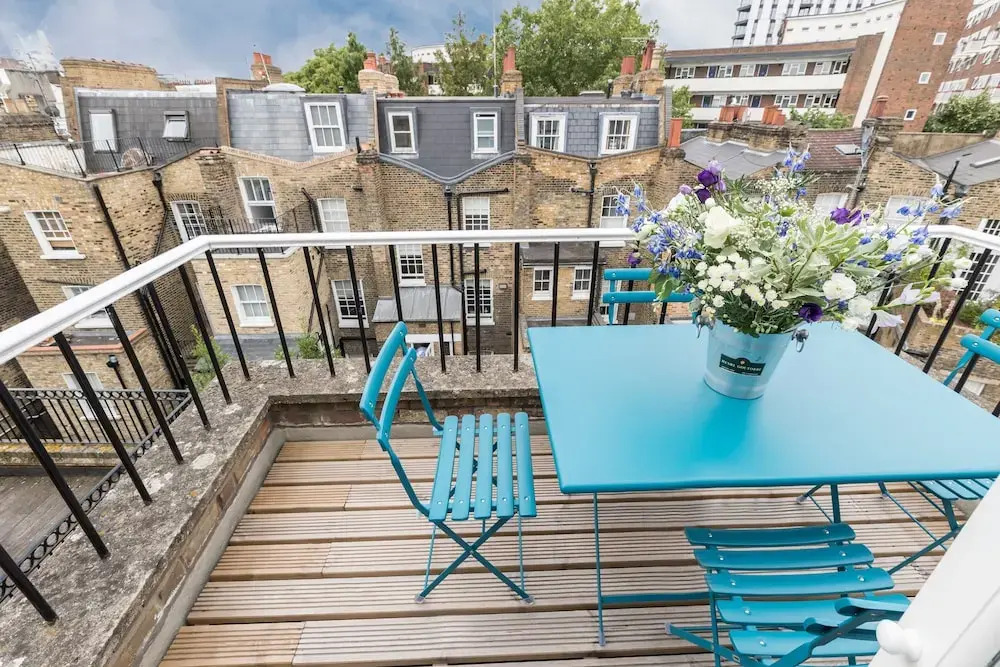 JOIVY Pimlico Flat with Terrace for 3