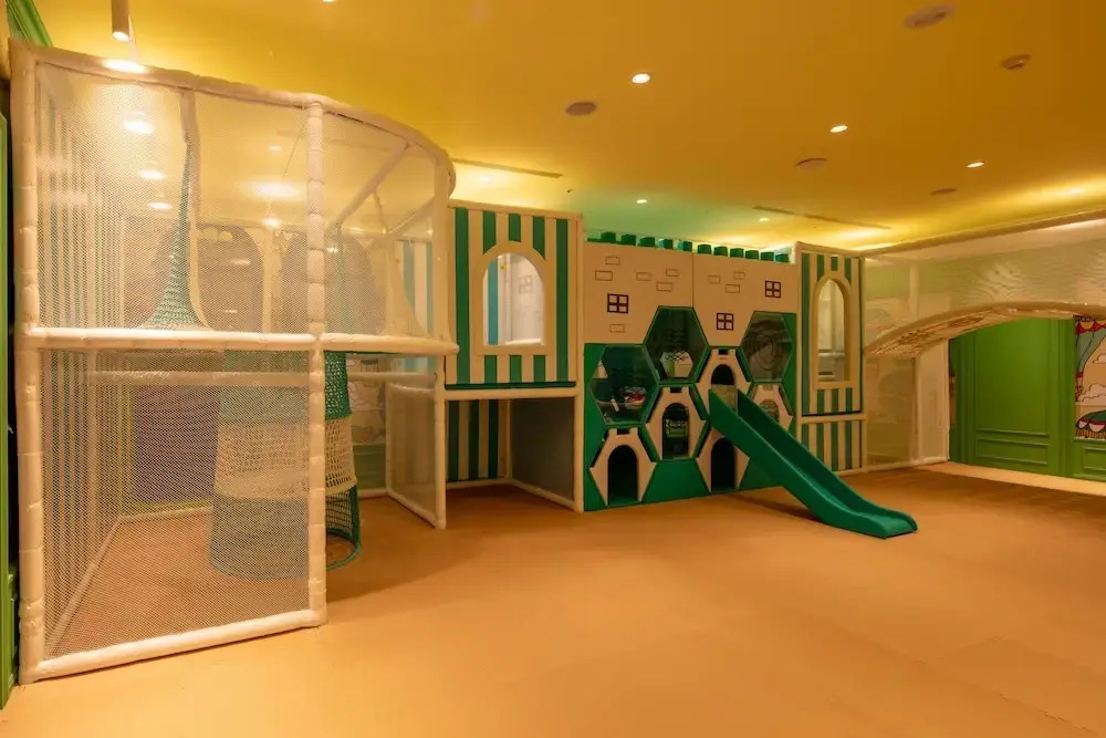 Roaders Plus Hotel - Taipei Station