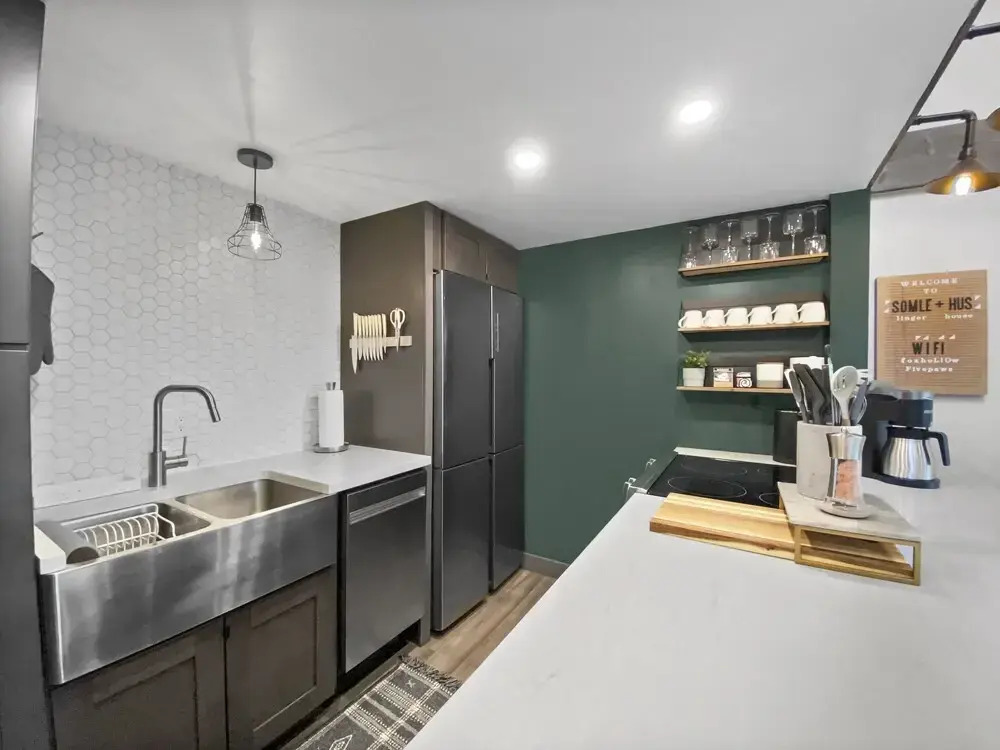 Falcon Condos N4 3 Bedroom Condo by Redawning