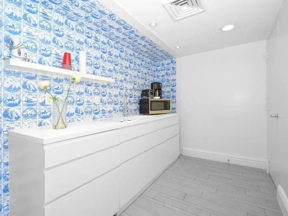Miami World Rental - Mondrian 1126