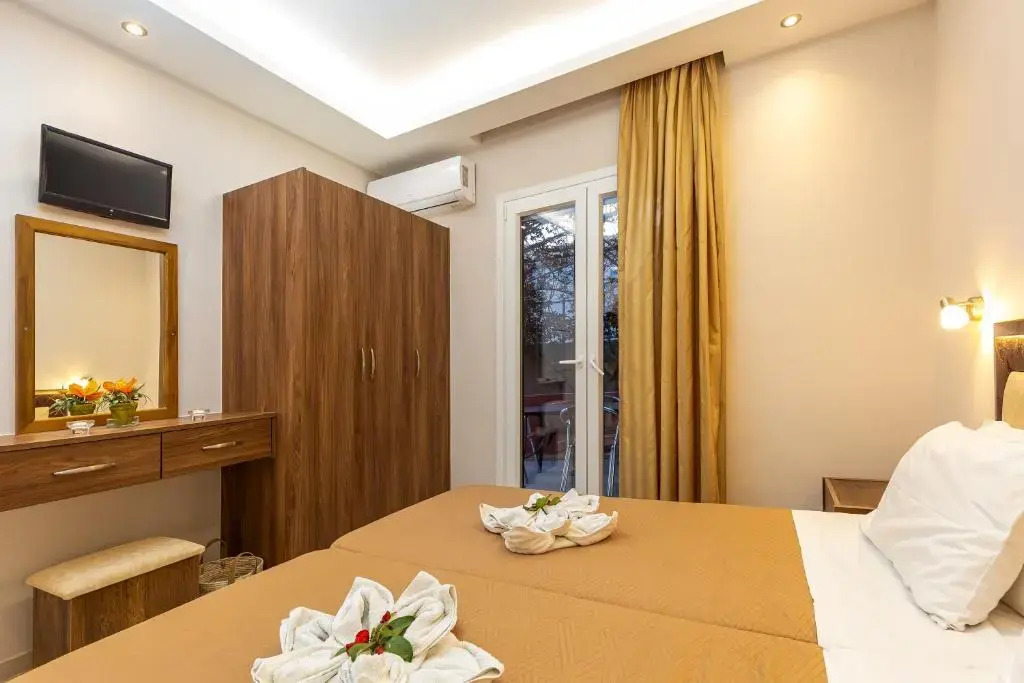 Rapanos Apartments