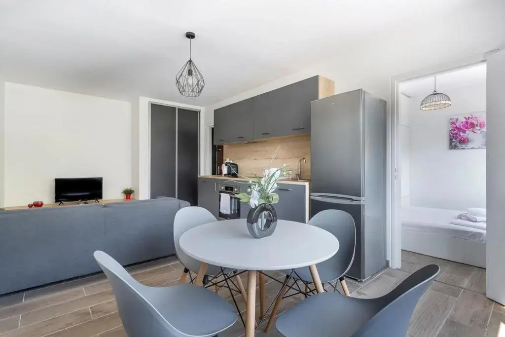 Appartement T2 au calme - 10min de Lyon - Parking