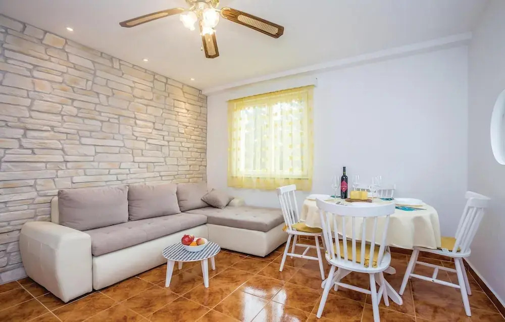 Beautiful Home In Omisalj