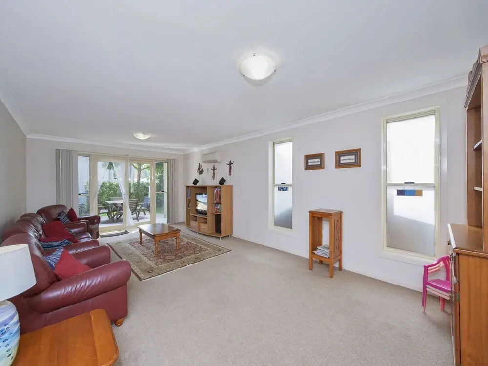 Lagoons Estate, 6 Dowling Street
