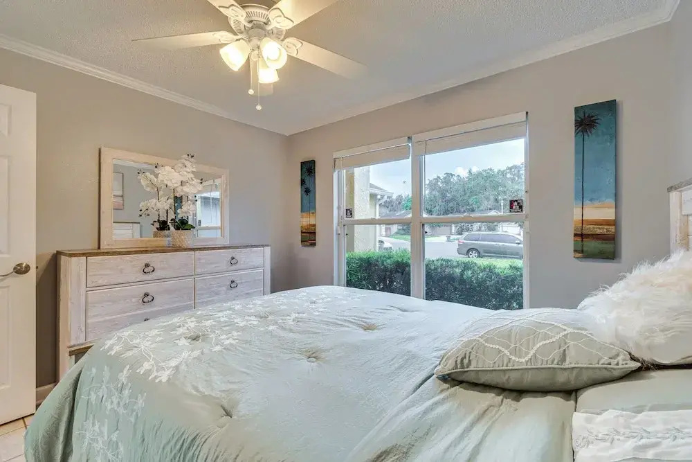 Lovely Florida Retreat w/ Lanai: 5 Mi to Riverwalk