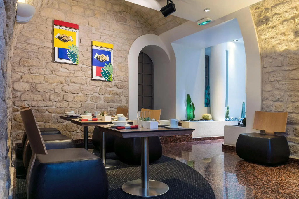Select Hotel