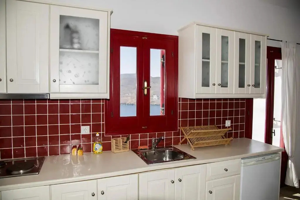 Asvestoti maisonettes Red house
