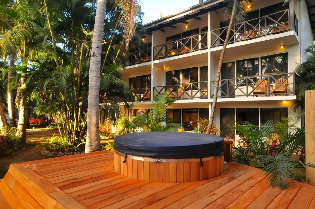 Oasis Palms Hotel