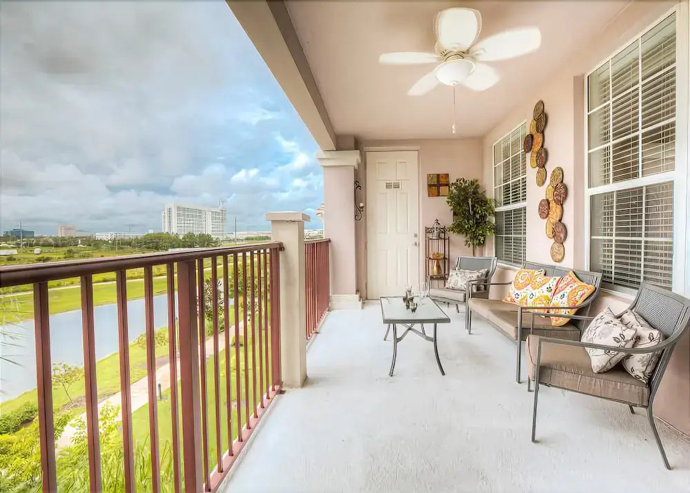 5048 Shoreway Loop #402,