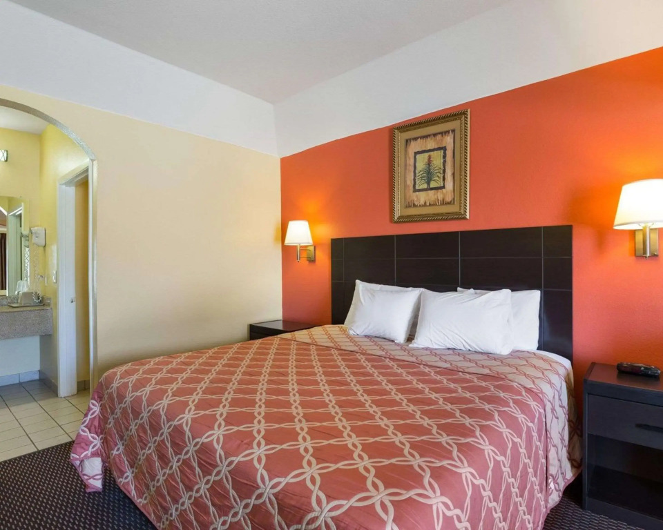 Rodeway Inn & Suites Humble IAH