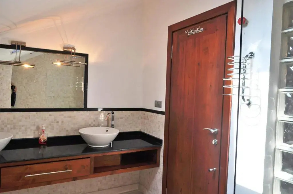 Hillcrest Apartment
