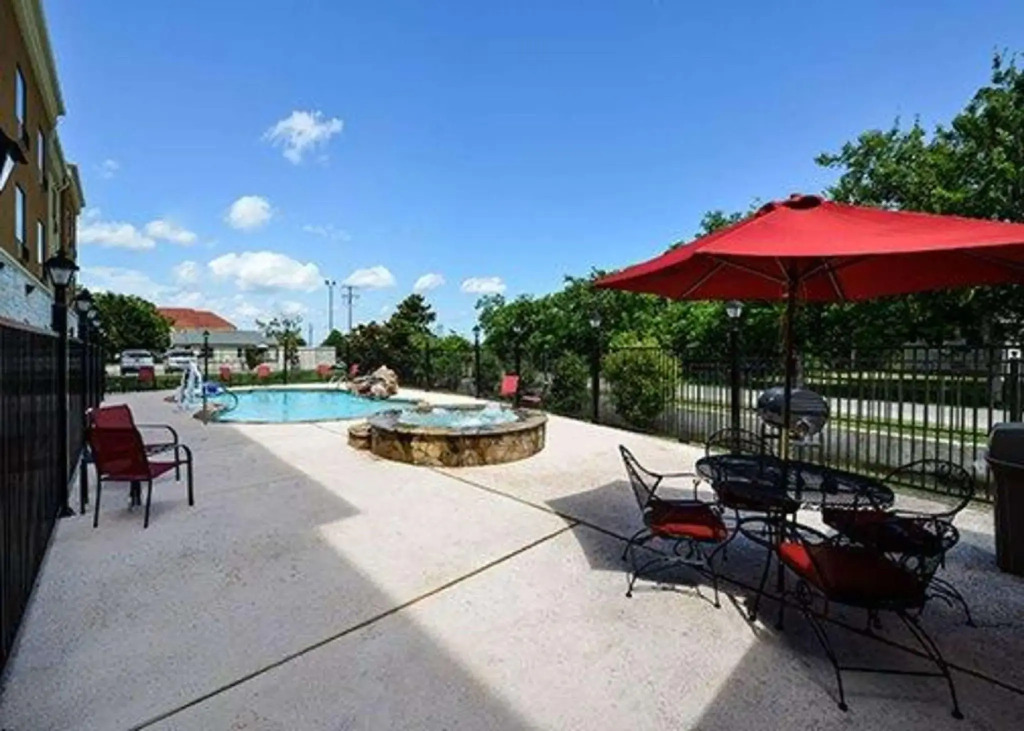Comfort Suites Bay City East