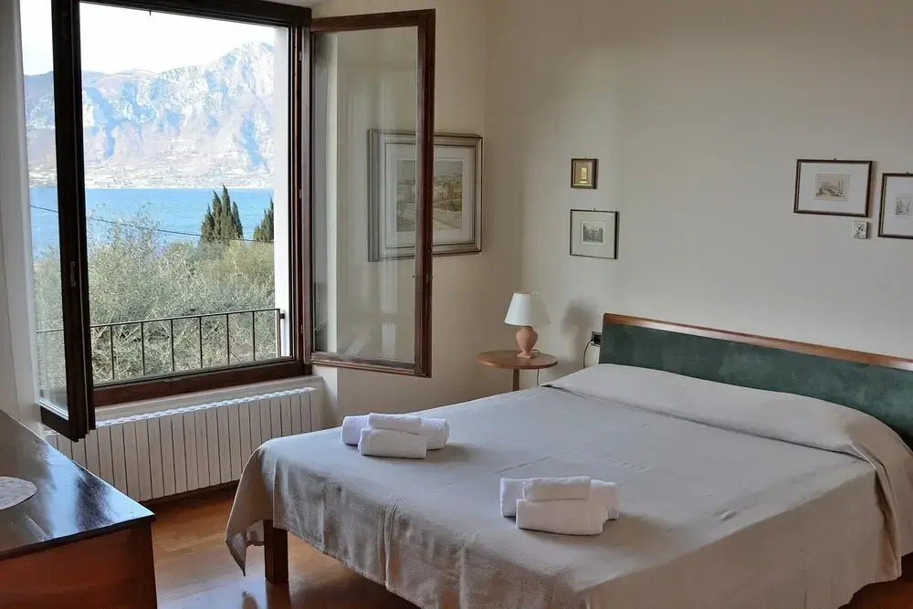 Casa Beatrice - 5 Sleeps Close to the Lake in Pai di Torri del Benaco