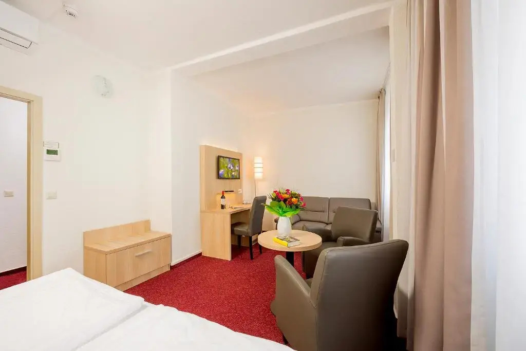 Garni Eden Hotels