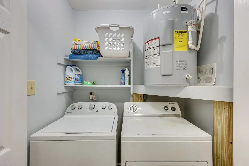 Pet-friendly Southport Home w/ Deck: 8 Mi to Beach
