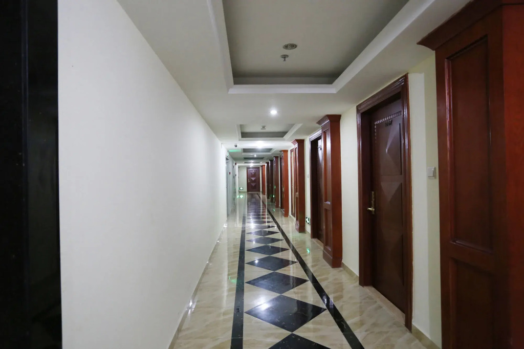 Nomo Service Apartment The Legend