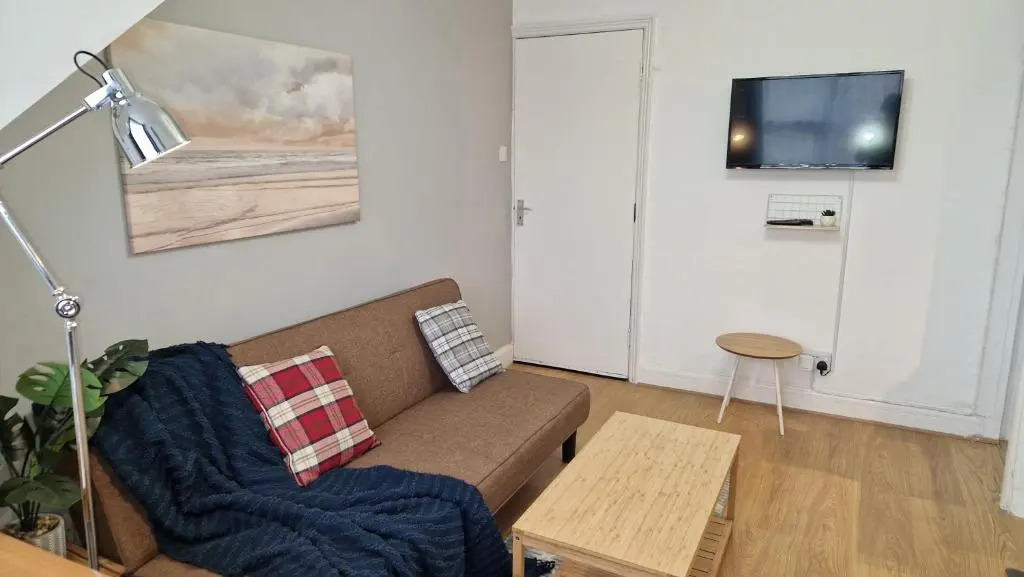 Cosy 1 Bed Apt in Lincoln With Amenities & Parking,
