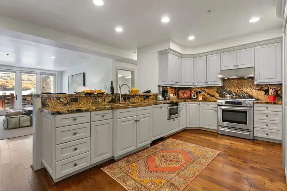 Trail's End Lodge at Deer Valley Resort - Two Bedroom Residence with Den and Spa #102 2 Condo