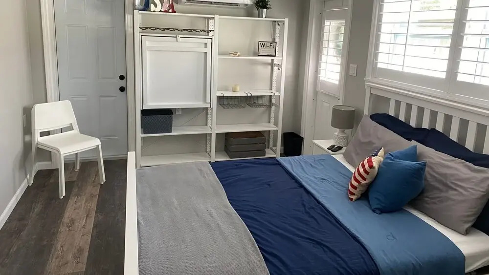 Buccaneer Bungalow - Studio Apartment - South End of Island Close to the Beach