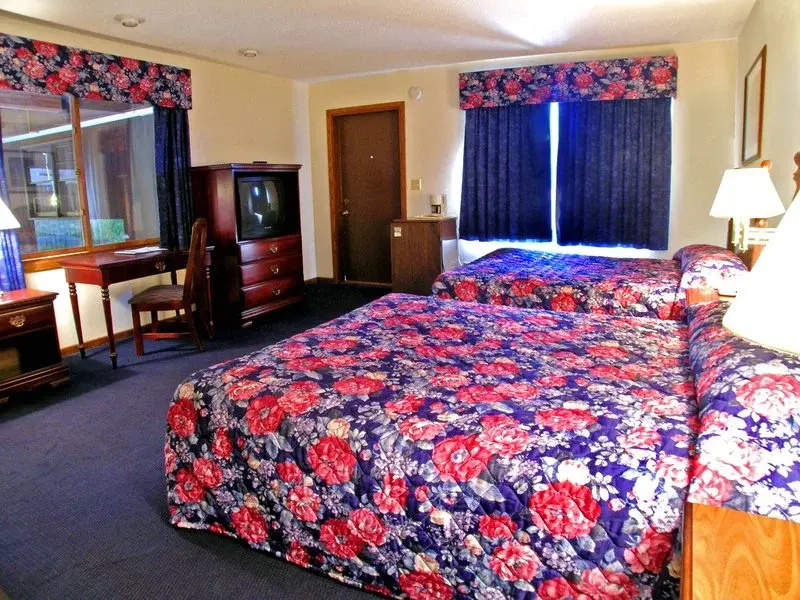 Rodeway Inn & Suites