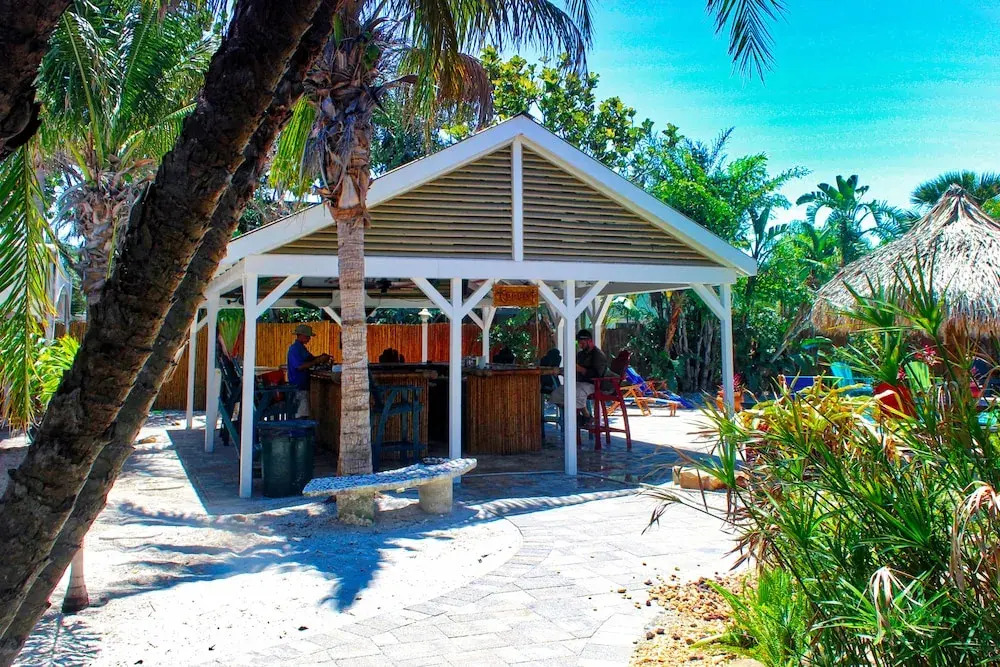 Coconut Grove Resort by Techtravel