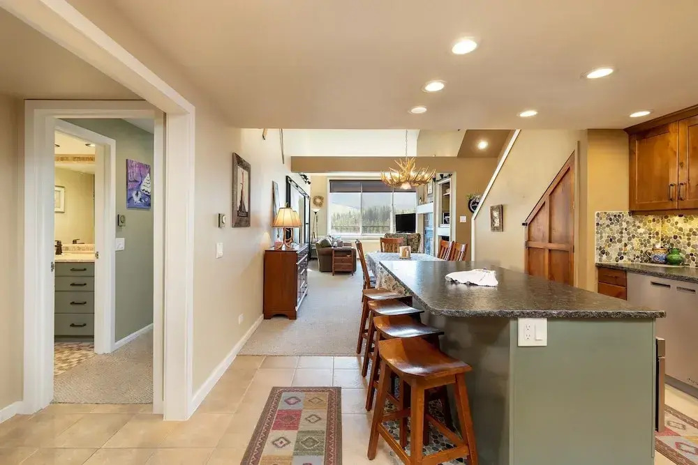 2105 The Pines 3 Bedroom Condo by RedAwning