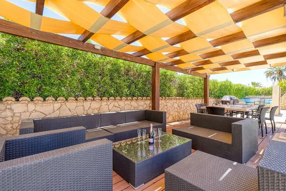 Golfinhos Magnificent Spacious 5 Bedroom Villa